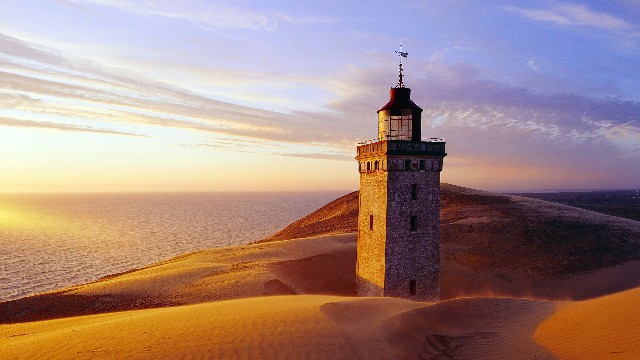 「潘谈情说爱」最简短的经典说说，字字诛心，最后一句最精辟