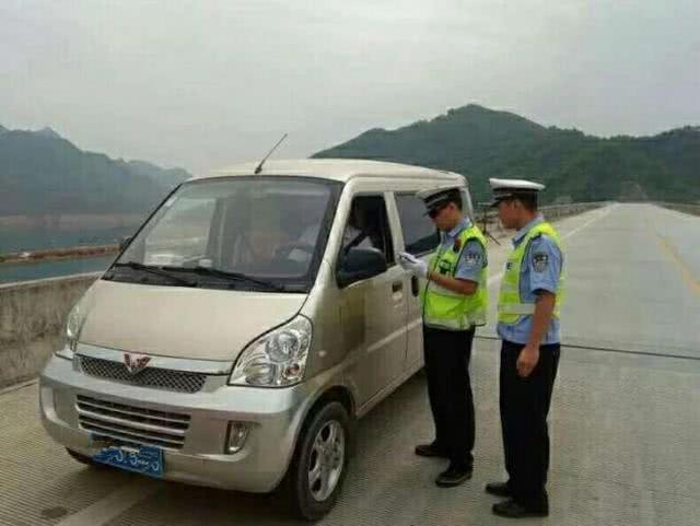 持刀书生@曾经风靡一时的东方小康面包车为何现在都看不见了？老司机告诉你