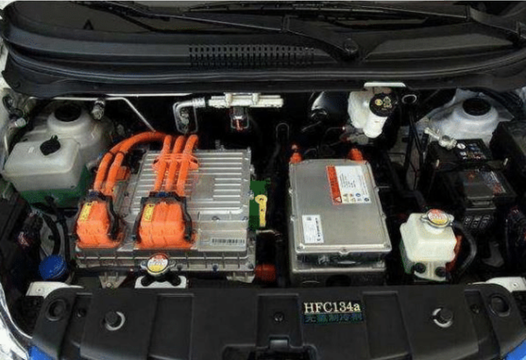 车坛之声@第一批绿牌车要换电池了，看到更换价格后，车主：不如买新车！