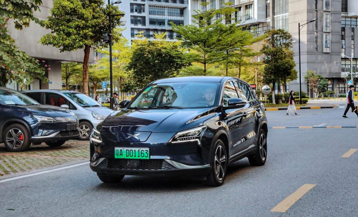 车坛之声@第一批绿牌车要换电池了，看到更换价格后，车主：不如买新车！