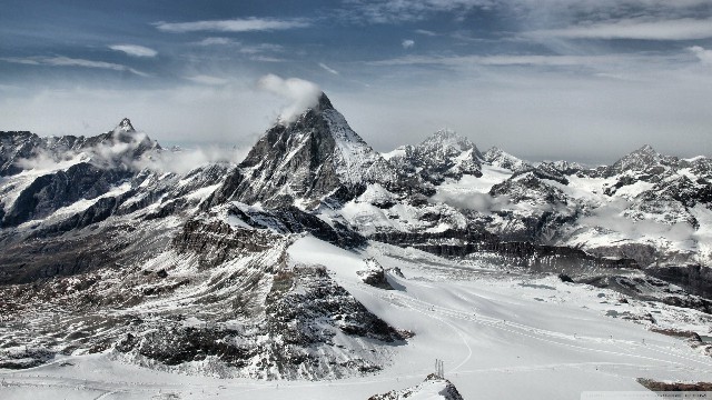 讲娱乐的胜■说说伤感到心痛的短句子，句句经典个性，送给孤独失眠的你