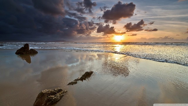 佳欢说时尚@说说伤感到心痛的短句子，句句内涵有深度，送给深夜无眠的你