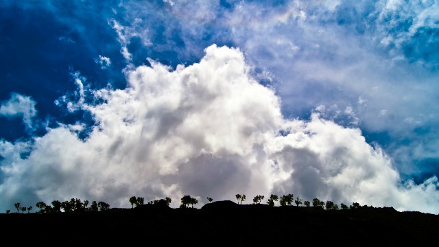 佳欢说时尚@说说伤感到心痛的短句子，句句内涵有深度，送给深夜无眠的你