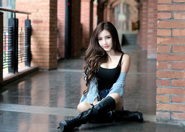 #小辉唠情感#女人真正能长期“吸引”男人的地方，其实不是长相，有三点