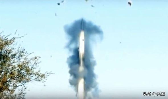 俄罗斯又在叙利亚搞出大事！新导弹突然射向天空，美军被蒙在鼓里