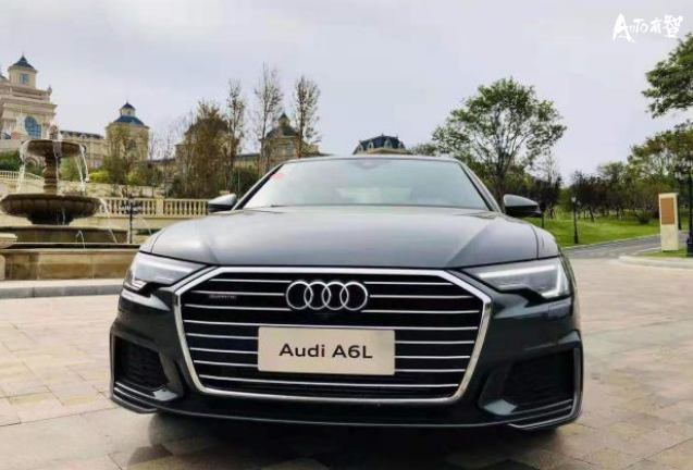 「上馨传媒」34万左右的奥迪A6L，内饰三块屏幕科技感十足