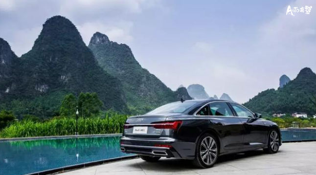 「上馨传媒」34万左右的奥迪A6L，内饰三块屏幕科技感十足