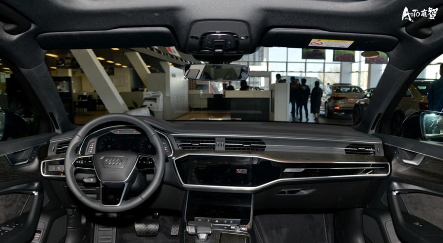「上馨传媒」34万左右的奥迪A6L，内饰三块屏幕科技感十足