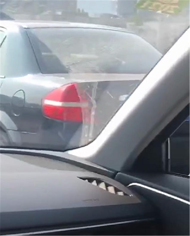 「柠檬论车」“最贵”海马福美来现重庆，牌值230万，车价仅8万，牌比车贵