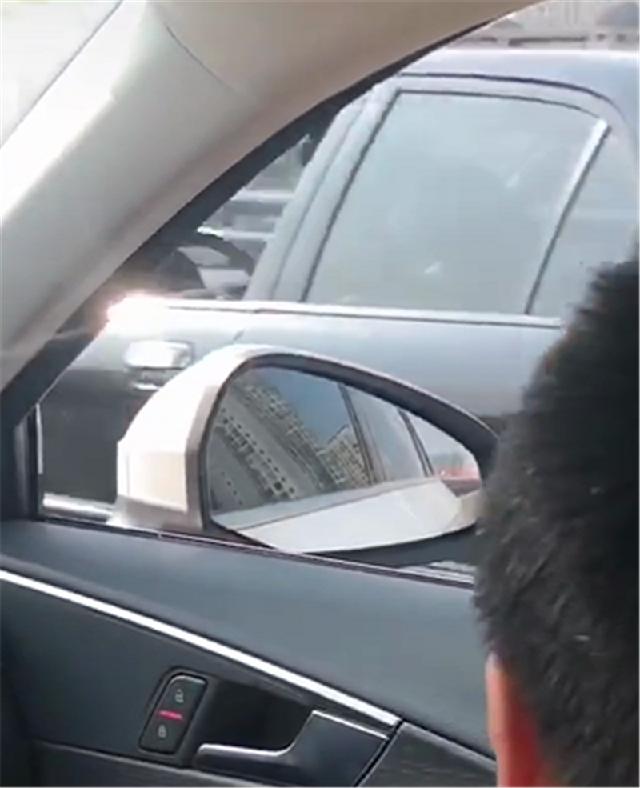 「柠檬论车」“最贵”海马福美来现重庆，牌值230万，车价仅8万，牌比车贵