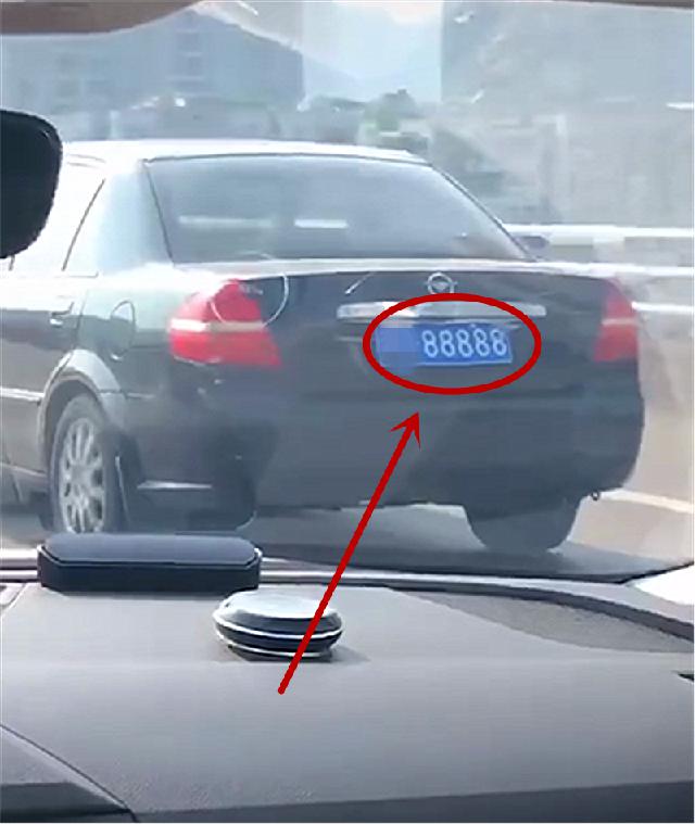 「柠檬论车」“最贵”海马福美来现重庆，牌值230万，车价仅8万，牌比车贵