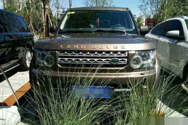 #汽车维修人#价值800万的路虎，三个隐藏功能，劳斯莱斯自愧不如