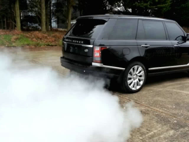 #汽车维修人#价值800万的路虎，三个隐藏功能，劳斯莱斯自愧不如