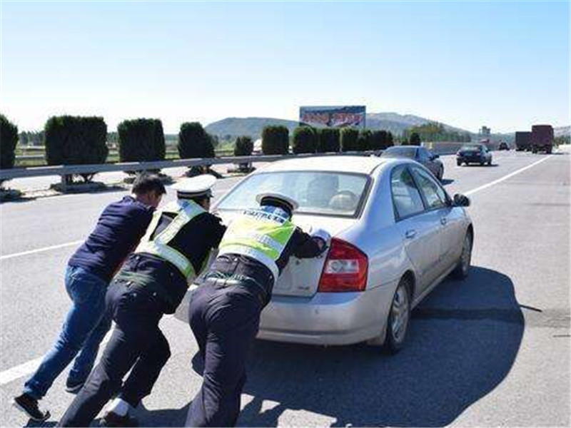 开着夏利的车■开车存在这5大陋习，难怪车会接二连三的出问题，速改！