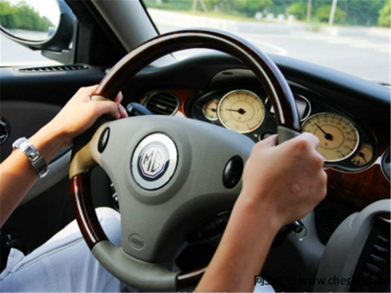 开着夏利的车■开车存在这5大陋习，难怪车会接二连三的出问题，速改！