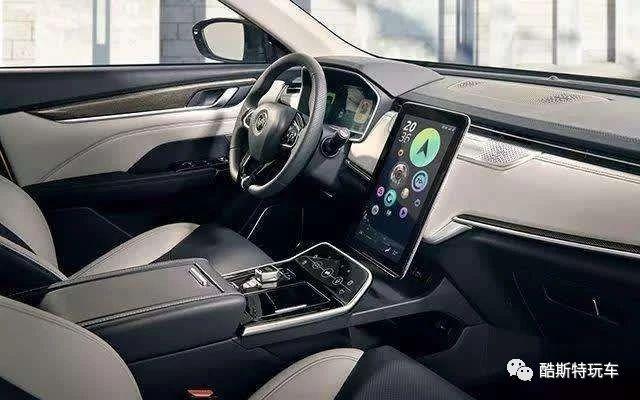 [酷斯特玩车]中控屏幕越做越大真的好吗？汽车需要这种“噱头”吗？