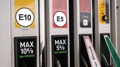 从今天起，荷兰加油站将出售E10汽油代替E95，老爷车的末日？