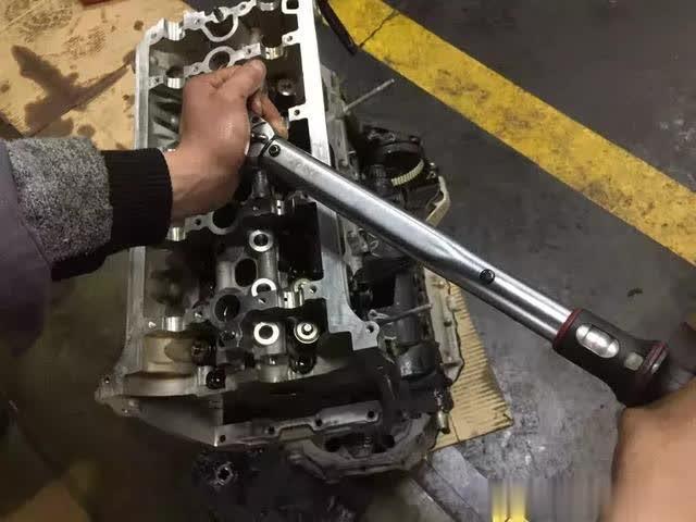 「汽修技师众微联」拉缸是什么？这台奥迪发动机会告诉你到底什么是拉缸