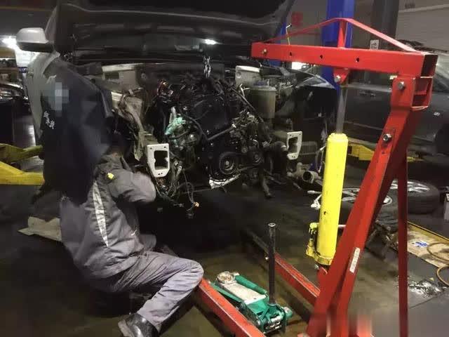 「汽修技师众微联」拉缸是什么？这台奥迪发动机会告诉你到底什么是拉缸