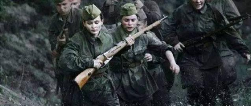都说俄罗斯女兵有“三长”, 你知道是哪三长吗?