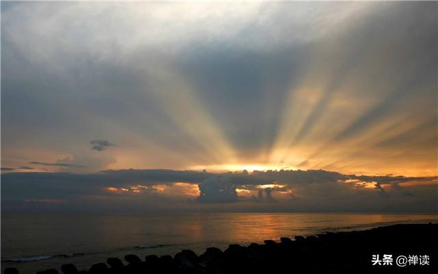 励志情感天窗：不要光顾着看别人，走错了自己脚下的路