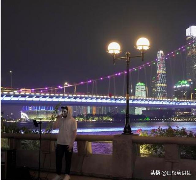 [国权演讲社]90后创业失败街头卖唱走红，努力了依然失败好事，离使命进了一步