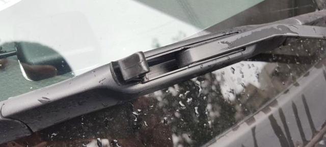 [职业骑士]雨刮除了有刮水功能之外，你还知道它有哪些特别的功能吗？