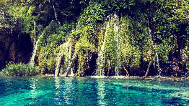 「下火舞娱乐」最简短的经典说说，句句暖心感人，送给最爱的人