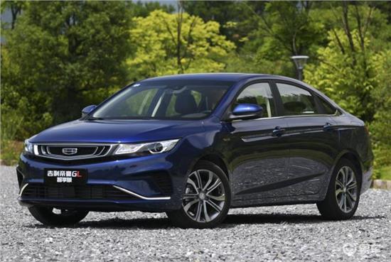 「易车网」车内接口 用对了既能省钱又能省心