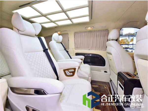 【易车网】奔驰御用改装厂内饰合正商务车新贵之作