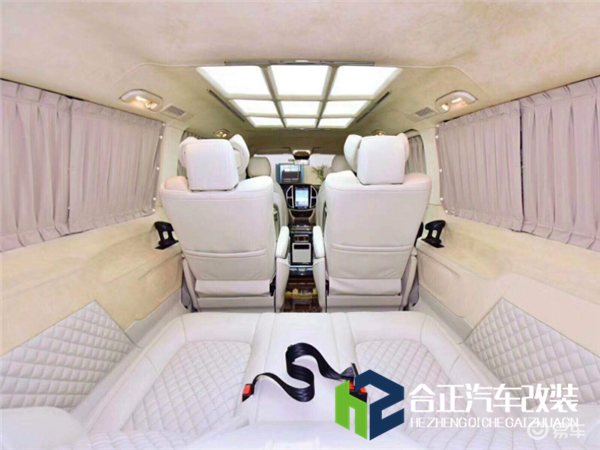 【易车网】奔驰御用改装厂内饰合正商务车新贵之作