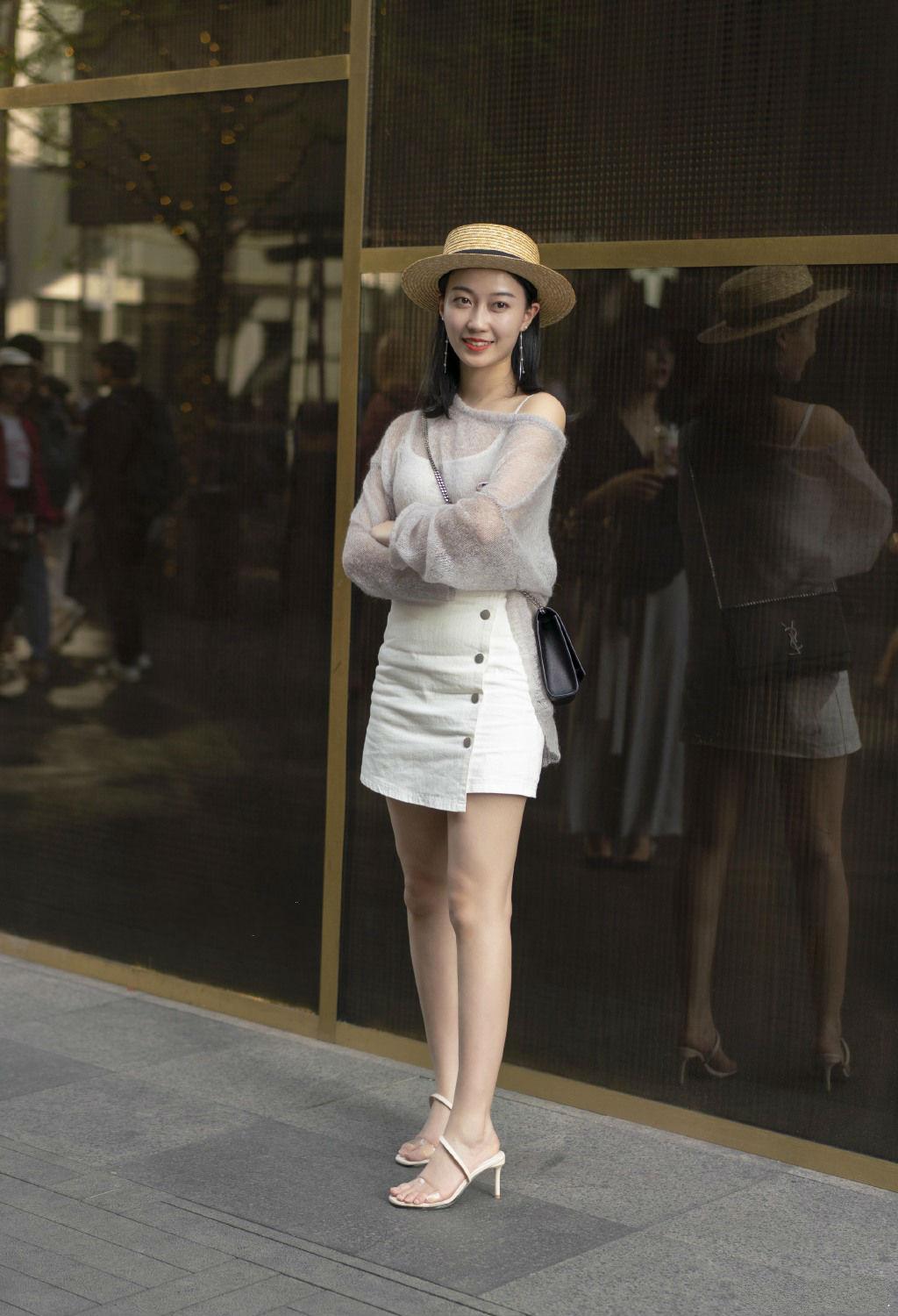 「男得糊涂了」与其拼了命也要鹤立鸡群，不如努把力让自己离开那群鸡！