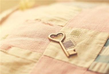 英语轻松点■在你不喜欢自己的时候，让我喜欢你吧