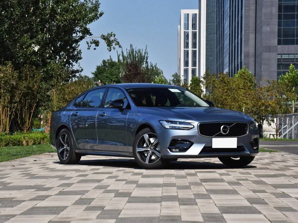 车品■30万买C级？这款豪华中大型轿车轴距3米多，7秒破百月销四千