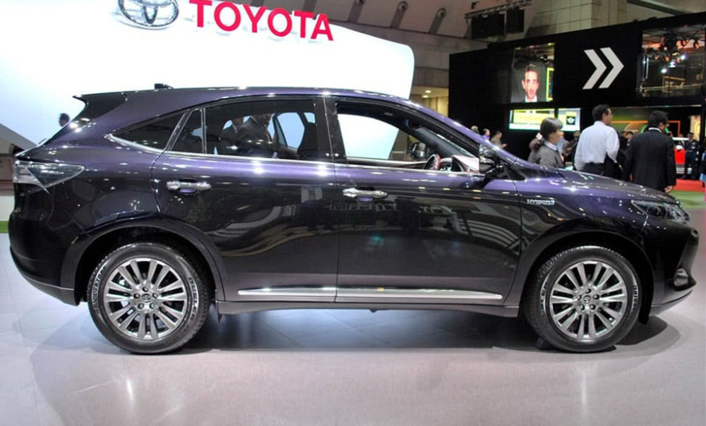 车无涯■丰田又一款车要上市，不足20万配金色车标，造型亮眼