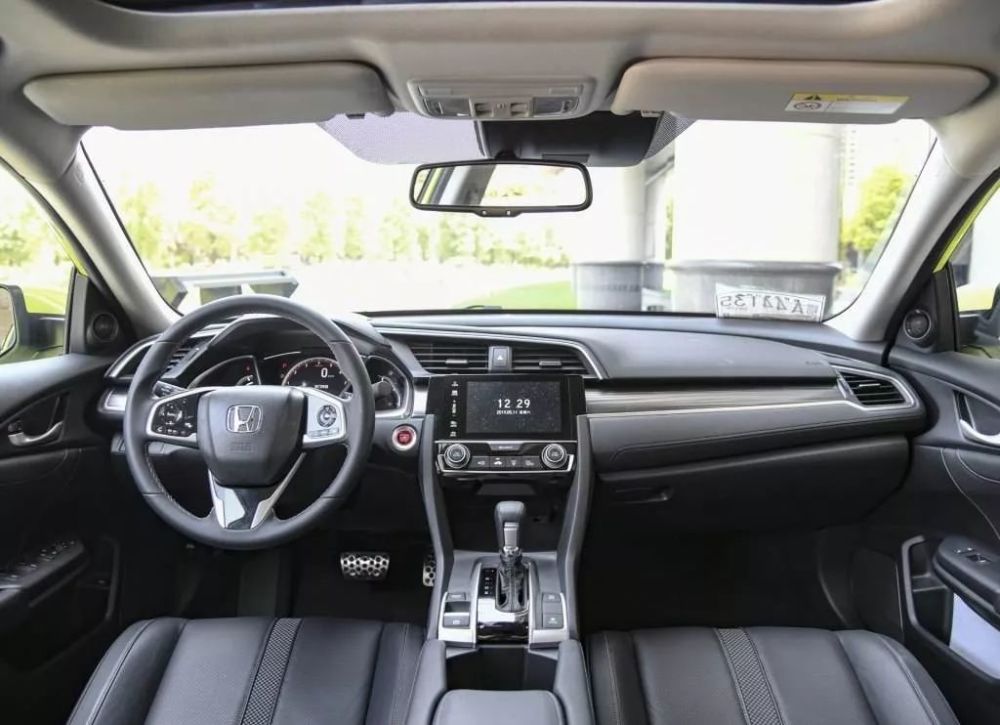 「汽车洋葱圈」15万买轿车，空间配置or皮实耐用？自主VS合资怎么选？