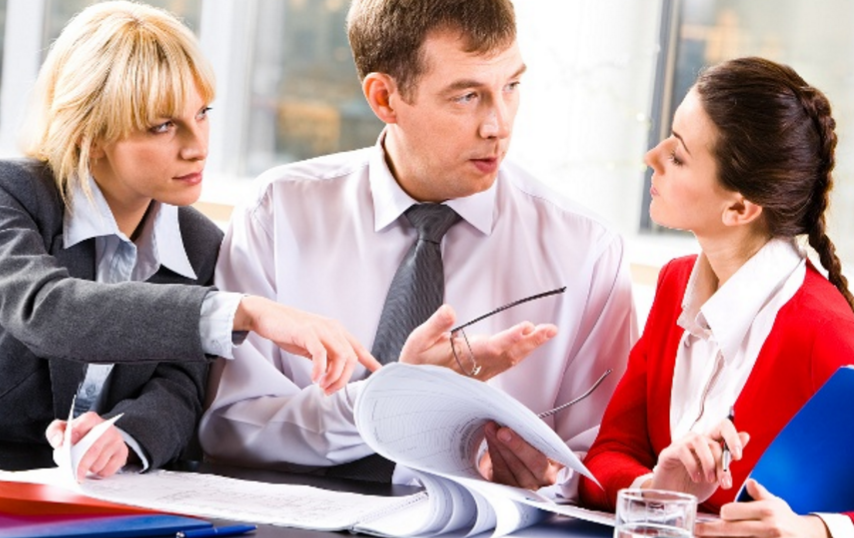 肖军说职场@不得上级重视？这份沟通技能可以帮到你