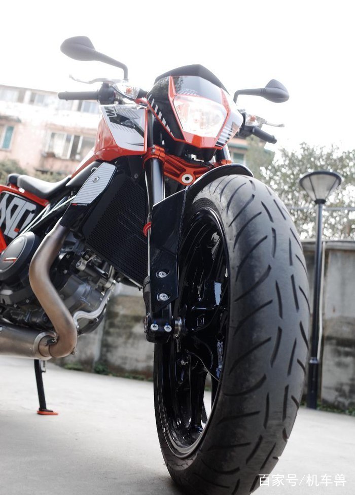 [玩车兽]“大饼脸”KTM690，低颜值，性能为王，懂的人很少，纯粹的性能车