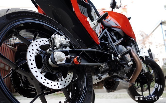 [玩车兽]“大饼脸”KTM690，低颜值，性能为王，懂的人很少，纯粹的性能车