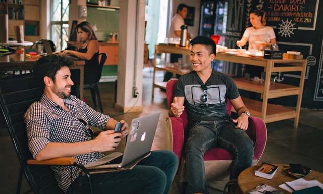 #职场萌新#饭局上，这四个举动，既能让你得体，又能得到领导青睐