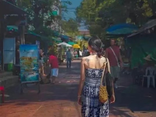 我不是稻草人：人在低谷的时候，记住这3句话，你就熬过了