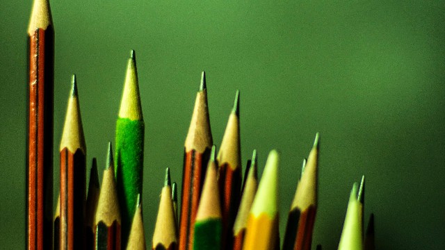 「讲娱乐的本敏」女生坚强到心酸的说说，唯美煽情，让你回味无穷