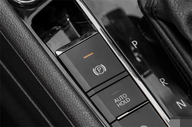 轮上年华的@在口水中热捧的“德系造”，投诉榜排名第二，8个月卖近30万辆！