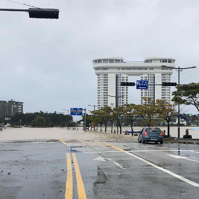 台风米娜席卷韩国后转道..，为该国多地带去倾盆大雨！