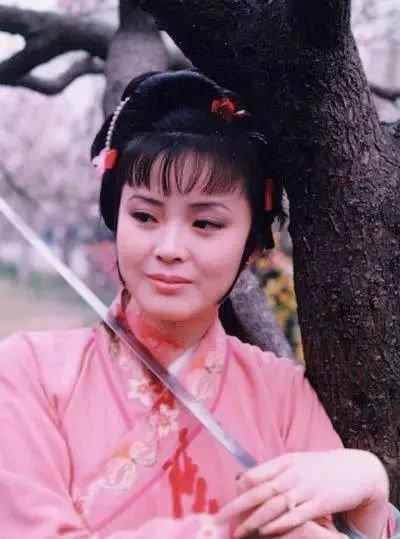 尤三姐死后，柳湘莲反应激烈并非真爱她，揭露了封建社会的丑恶