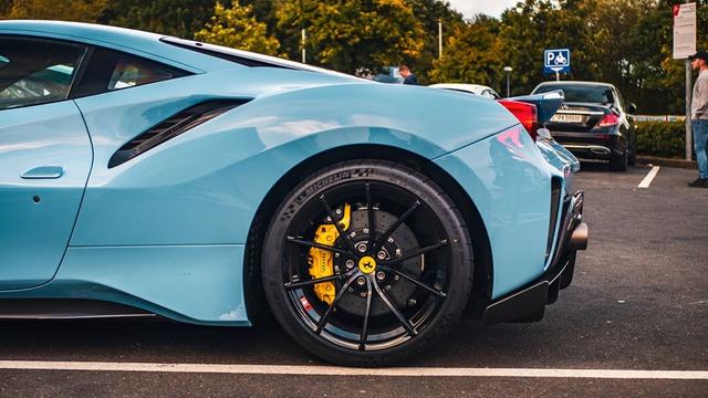 [小四轮世界]法拉利跑车，看着就是喜欢了