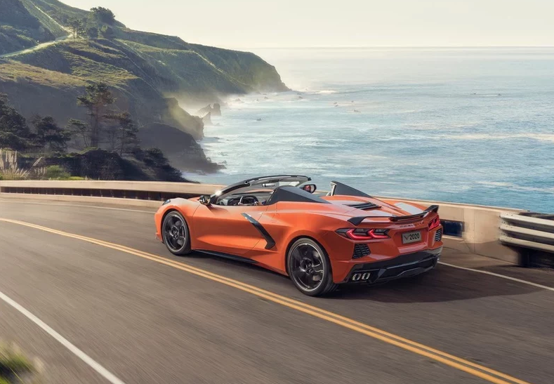 【车家号】美国的国宝级跑车更新，车标似五菱，495马力带敞篷