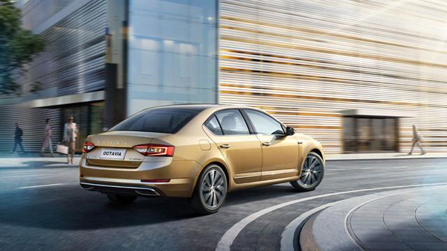 「潮人谈汽车」分体式大灯终于不见了，全新斯柯达明锐实车图曝光