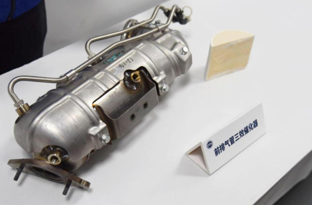 「小刘聊汽车」没钱换车！一台“老车”国内能开多久