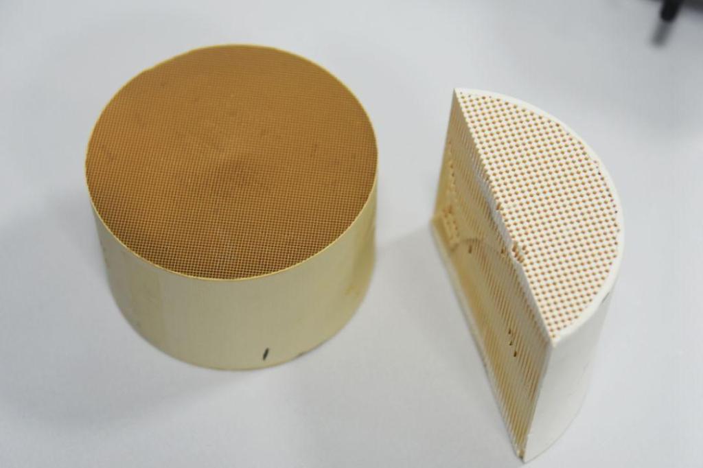 「小刘聊汽车」没钱换车！一台“老车”国内能开多久